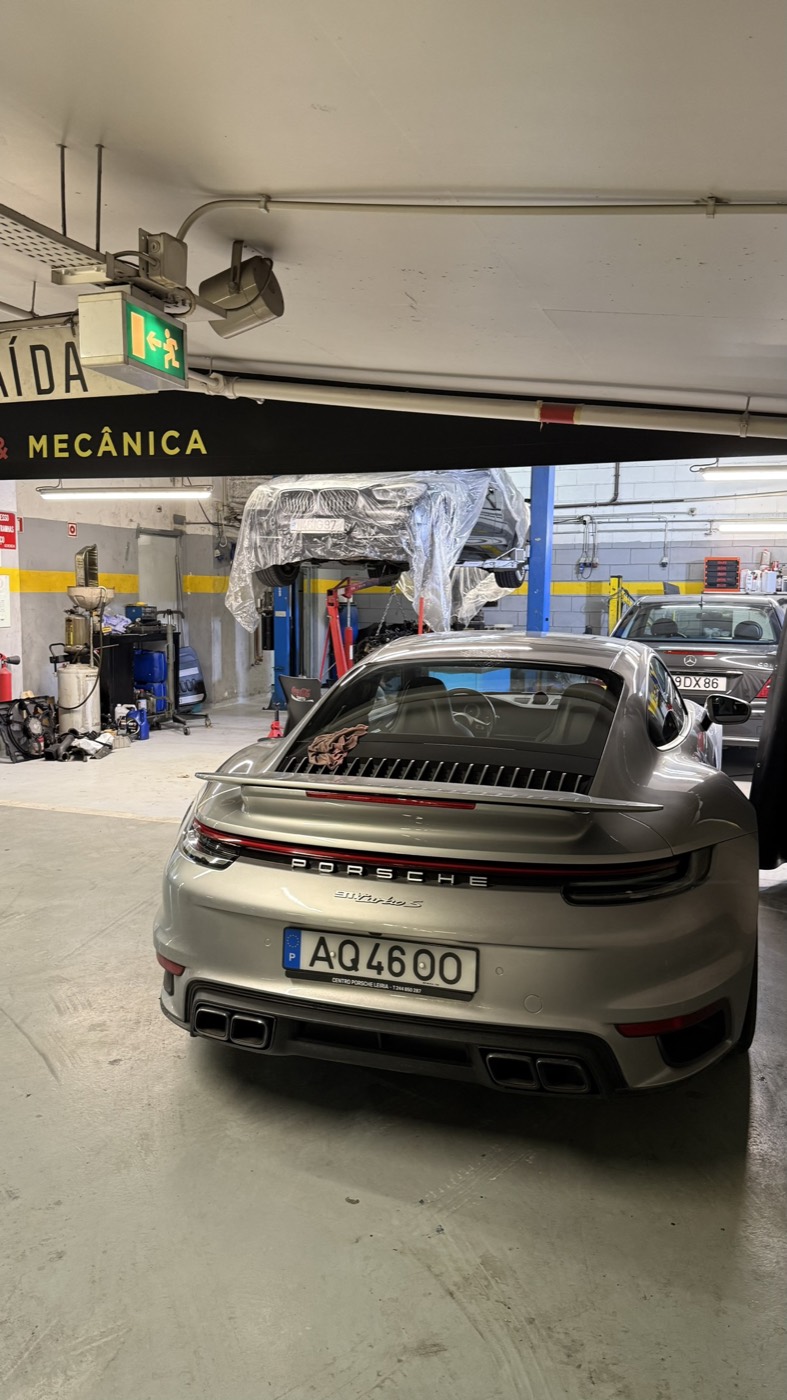 Porsche 911 Turbo S pronto, saída da oficina AGA Motors